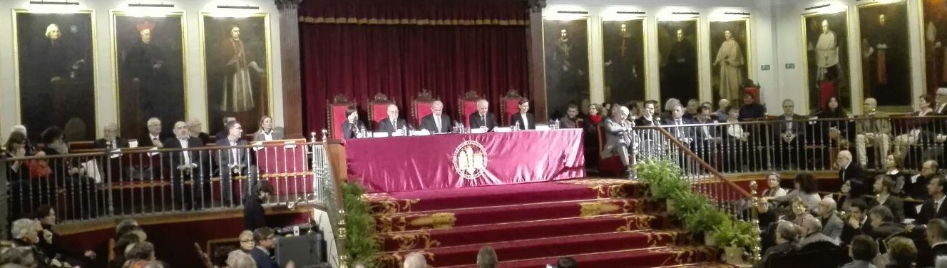 Román de la Calle recibe la Medalla de la Universitat de València